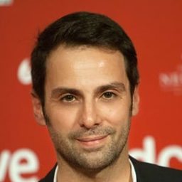 卡洛·杜爾西 飾演 Gomez