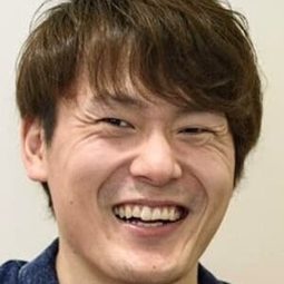 山岡潤平 - 蜜桃女孩編劇