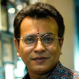 Rudranil Ghosh 飾演 Roni