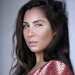 Liana Mendoza 飾演 Grace