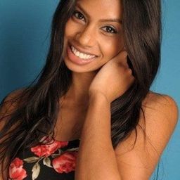 Jenny Itwaru 飾演 Bar Tender