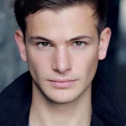 Rollo Skinner 飾演 Reese Mattson