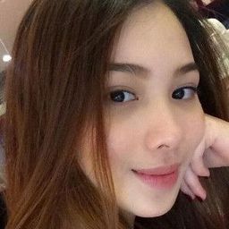 Elvina Mohamad 飾演 Delina