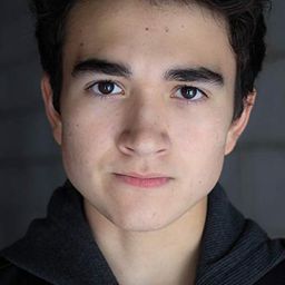 Matthew Jose Vasquez 飾演 James