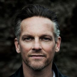 貝瑞·阿茲馬 飾演 Moreno