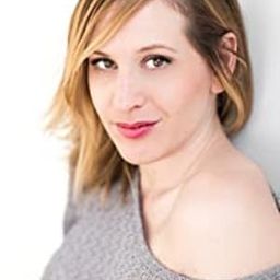 Jen Pogue 飾演 Pink Stripe