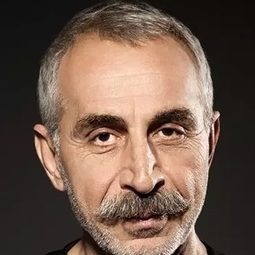 RızaAkın - 師奶鎮長演員 飾演Papaz Hanna