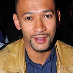 Kembe Sorel 飾演 Belgian Doctor