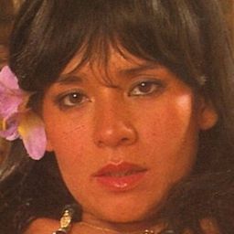 Mika Barthel 飾演 Une amie