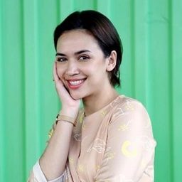 Diana Danielle 飾演 Jackie