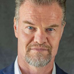 路克·馬西 飾演 The Champ