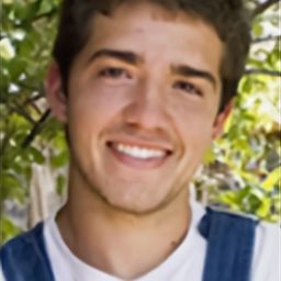 Gemini Barnett 飾演 Walter