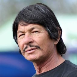 Robert Kovacs Bronzi - Death Kiss演員 飾演The Stranger