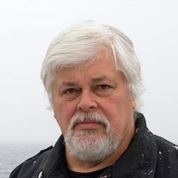 Paul Watson 飾演 Himself