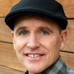 Greg Fitzsimmons 飾演 Self