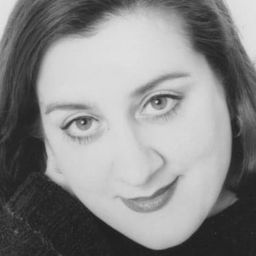 Tessa Vale - 一零二真狗演員 飾演Ticket Seller