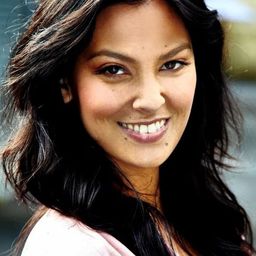 Maia Thomas 飾演 Shakti