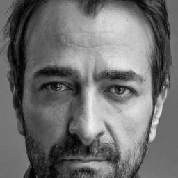 Michaël Fitoussi 飾演 Micha