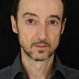 Balbino Lacosta 飾演 Neighbor Downstairs