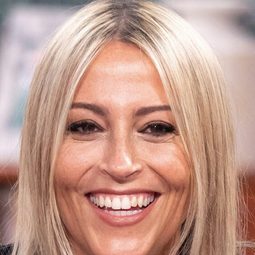 Nicole Appleton 飾演 Herself