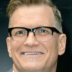 德魯·凱利 - Patriot Act演員 飾演Himself