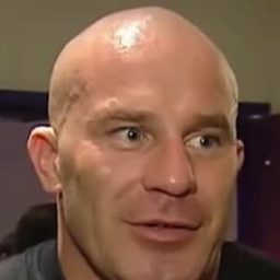 Ian Freeman 飾演 Maitland