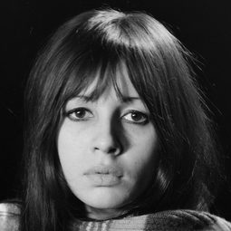 茱麗葉貝多 - 家庭生活演員 飾演Mara