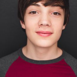 Donovan Colan 飾演 Devon Miller