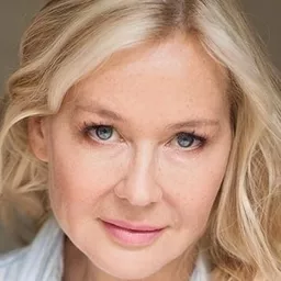 Viviane Pascal 飾演 Marthe