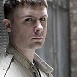 Danny-Boy Hatchard 飾演 Ste