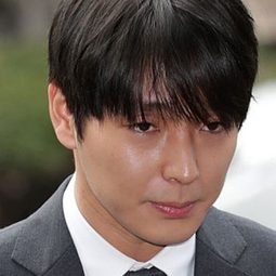 崔鐘訓 飾演 Ji Eun-soo