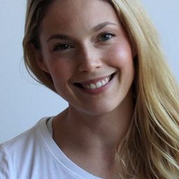 Aniela Kurylo 飾演 Laura