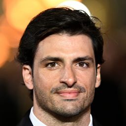 Carlos Sainz Jr. 飾演 Self - Contestant