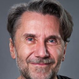 Aleš Procházka 飾演 Maximus (voice)