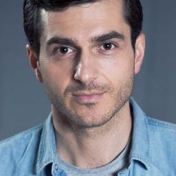 Léopold Bara - Lucky演員 飾演Flic arrestation