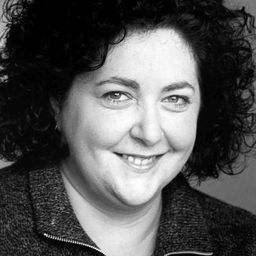 Sylvie Lachat 飾演 Anne