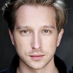 Tim Morten Uhlenbrock 飾演 The Friend