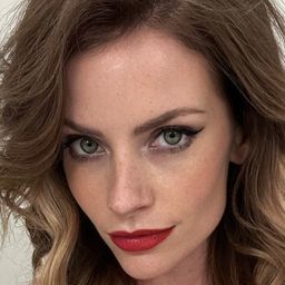 Cody Renee Cameron - 職業觀眾演員 飾演Mohawk Girl