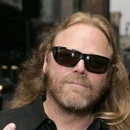 Wayne Isham - Metallica: 金屬製品與舊金山交響樂團現場演出實錄 S&M2導演