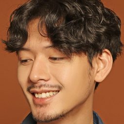 錫拉尹塔拉修 - 四天王演員 飾演Ake Buranapan