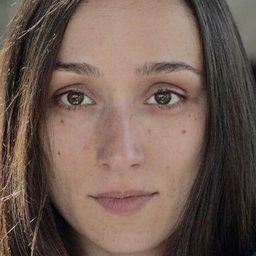 Audrey Bonnet 飾演 