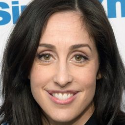 Catherine Reitman - FWB 好友萬萬睡演員 飾演Female Co-Worker