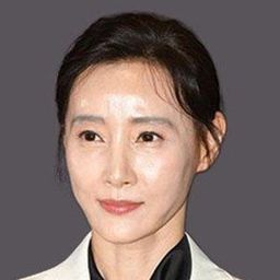 都知嫄 飾演 Teacher Lee