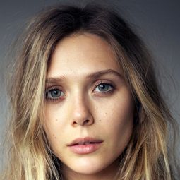 伊莉莎白奧爾森 飾演 Elle Brody