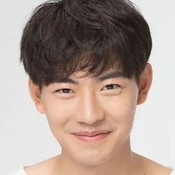 Yang Yi 飾演 程虎