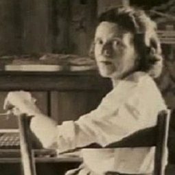 Mary O'Hara - 真愛無韁編劇