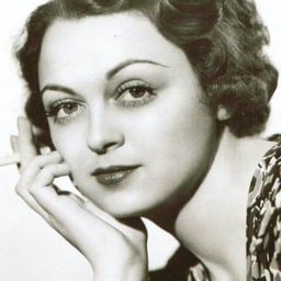 Alice Reinheart 飾演 Mrs. Bowman