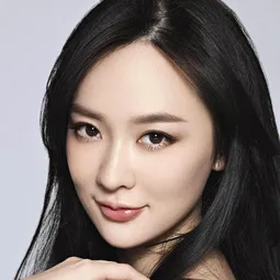 霍思彥 飾演 Ms Counterfeit