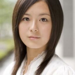 高木古都 飾演 Kinako