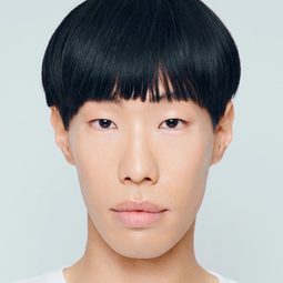 坂口涼太郎 飾演 